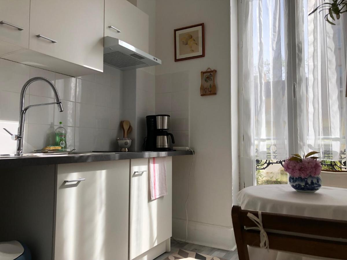 Villa Camelia Studio De Charme A Cote Des Thermes 维琪 外观 照片